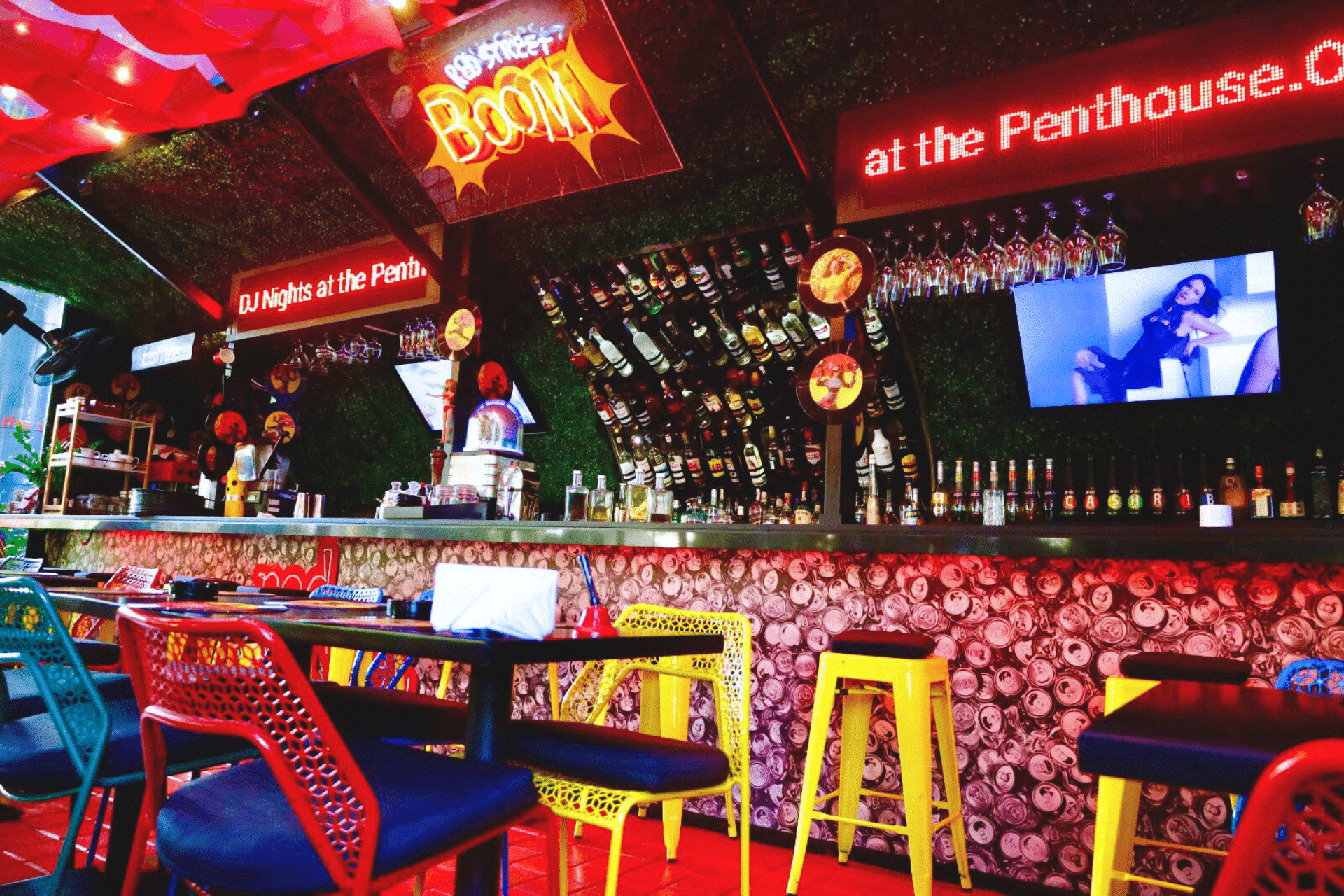 american-retro-restaurant-at-hotels-in-beirut-lebanon-min